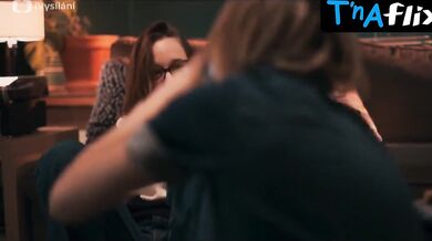 Denisa Baresova Sexy Scene in Vlastne Se Nic Nestalo