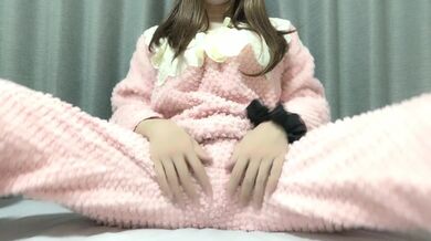 【男の娘】ピンクのモコモコパジャマでオナニー｜久々で我慢できずに途中でいっちゃった