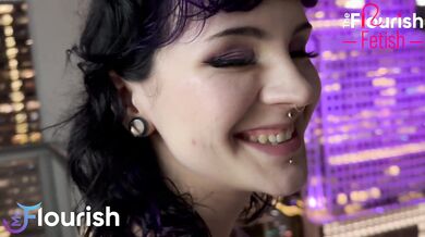 Trailer She wanted the big city lights and knew the boss who she wanted to cozy up to and live