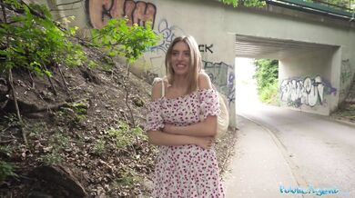 Public Agent she show off her wonderful ass and is fucked outdoors