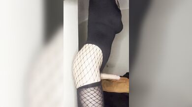 Cute goth femboy fucks his ass until shaking orgasm