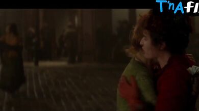 Susan Lynch Lesbian Scene in From Hell (Annabelle Apsion)