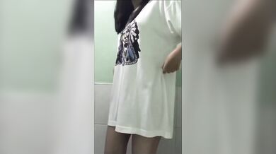 Vietnamese Teen Naked Body Show Hair Pussy