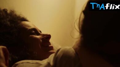 Hanna Van Vliet Lesbian Scene in Anne Plus