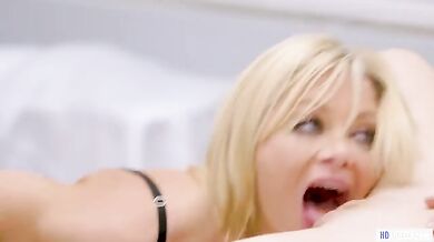 Squirting Right To The Doctor's Face - Serene Siren, Kenzie Reeves