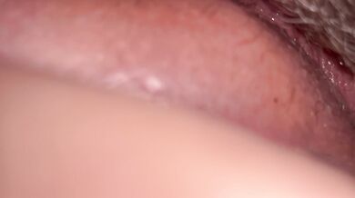 My neighbor comes over to eat my pussy;)