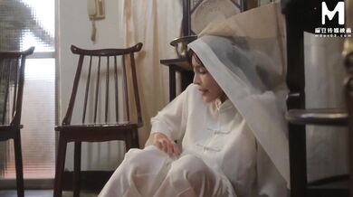 After the sexy milf became a widow, I finally found a reason to have sex with her