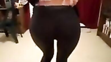 Hermosa y caliente gatita
