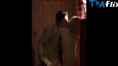 Isabelle Carre Butt Scene in Les Sentiments