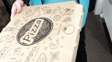 Advent calendar Day 11 : She had no money for pizza, so she paid the other way.