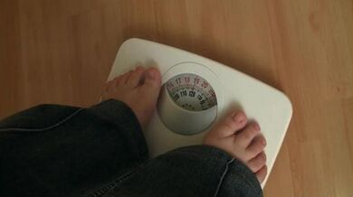 Petite Big-Cocked Guy Nails Busty Fatty On The Floor