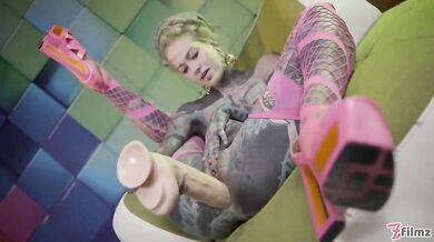 Heavily Tattooed Teen Anal Stretching (Anuskatzz )