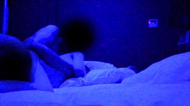 A serious student who is obscene by the light effect of the love hotel.