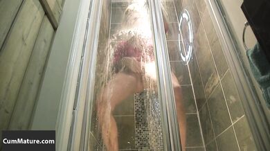 Compilation Of Mature Molly Maracas Pissing