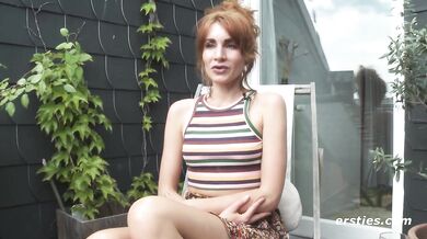 Ersties - Regina liebt es, bei der Selbstbefriedigung beobachtet zu werden