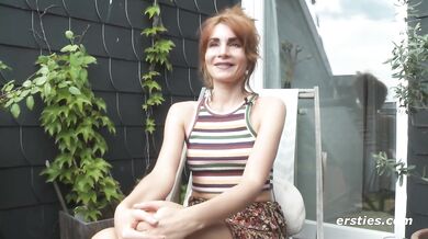 Ersties - Regina liebt es, bei der Selbstbefriedigung beobachtet zu werden