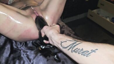 Sub bekommt roughes Analtraining