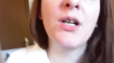 Tua sorella ti insulta sei solo un segaiolo! - Dialoghi In Italiano