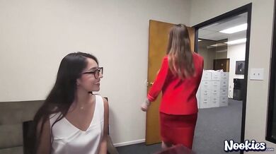 0ffice Thr33som3 (Laney Grey)