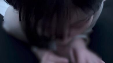 Girl with short hair ejaculates a lot in her mouth