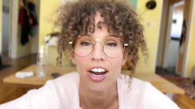 Fucking a Fan From The Thrift Shop