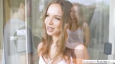Neighbor Liza Rowe Fucking In The Floor With Her Petite - Juliana Grandi