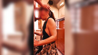【個人撮影】キッチン裸エプロンで立ちバックからフェラと射精