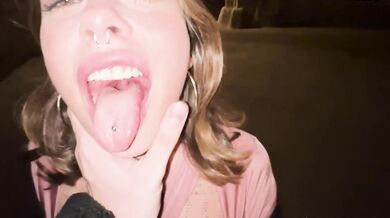 Follando por las calles de Europa con el Cofla24cm - búsquense un motel! Degenerados!