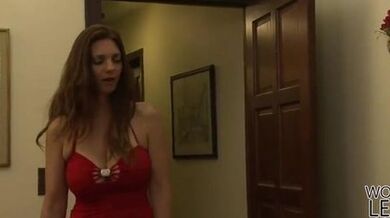 Scarlet Red And Mindi Mink Playing With Pussies