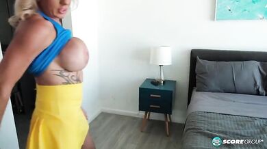 Wife And MILF Bella Lexi Fucks Her Personal Trainer - Bella blonde (Nicky Rebel)