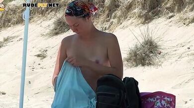 Multiple young nudist girls caught on a hidden camera