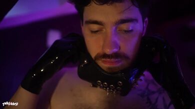 Bonne baise pour cette chienne rousse. Punition et edging