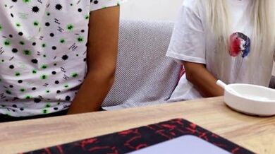 Kap?da kalan kom?umun kar?s?n? çat?r çutur siktim (kom?uluk ölmedi)