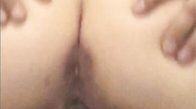   fa pompino veloce e si fa scopare prima di andare a letto