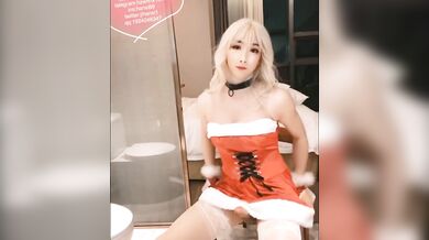 Happy belated ladyboy xmss wank and cumshot