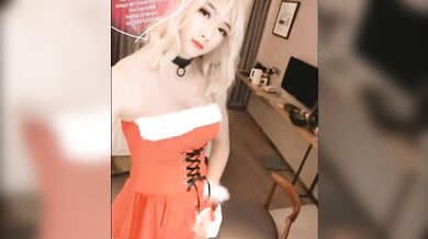 Happy belated ladyboy xmss wank and cumshot