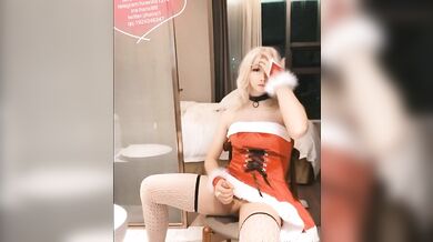 Happy belated ladyboy xmss wank and cumshot