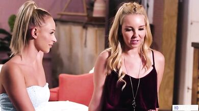 Hey Mom, I'm Your Client Tonight! It! - Emma Hix, Aaliyah Love