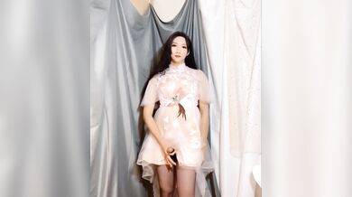 pretty asian katoey shemale jerking off very good for pleasure