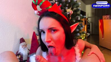 The best gift for Christmas is a blowjob from stepmom