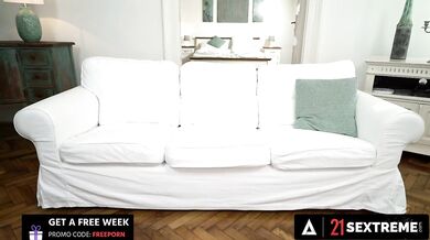 21 Sextreme - Cute Teen Mia Evans Gets Her Hot Pussy Fucked By A Pervy Old Man