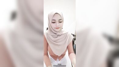 Hijab Cantik Mulus Tobrut Colmek Crot Lendir