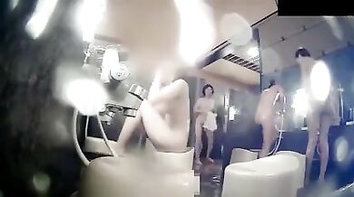 20 Minutes in the Bath House