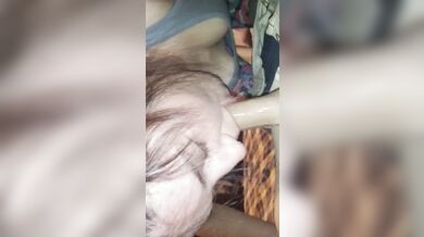 Daddy cums home from offshore to sloppy bj from wife