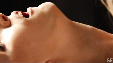 Vanessa Hillz X Polly Yangs (Vanessa X)