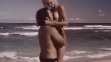 Beach fuck on the seashore (Isis Taylor)