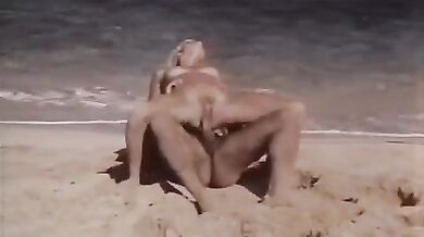Beach fuck on the seashore (Isis Taylor)
