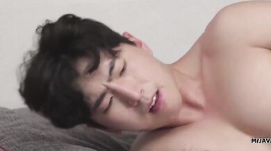 Women Playing Golf (2022)