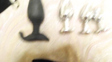 Trans cam model Aubrey Leigh unboxes 3 buttplugs and sticks them up her ass