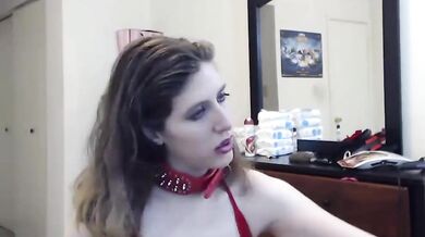 Tattooed Amateur Plays with Dildo on Webcam